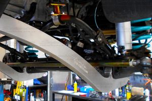 A heavy duty Superior Engineering tie rod steering arm fitted on a 4x4 vehicle